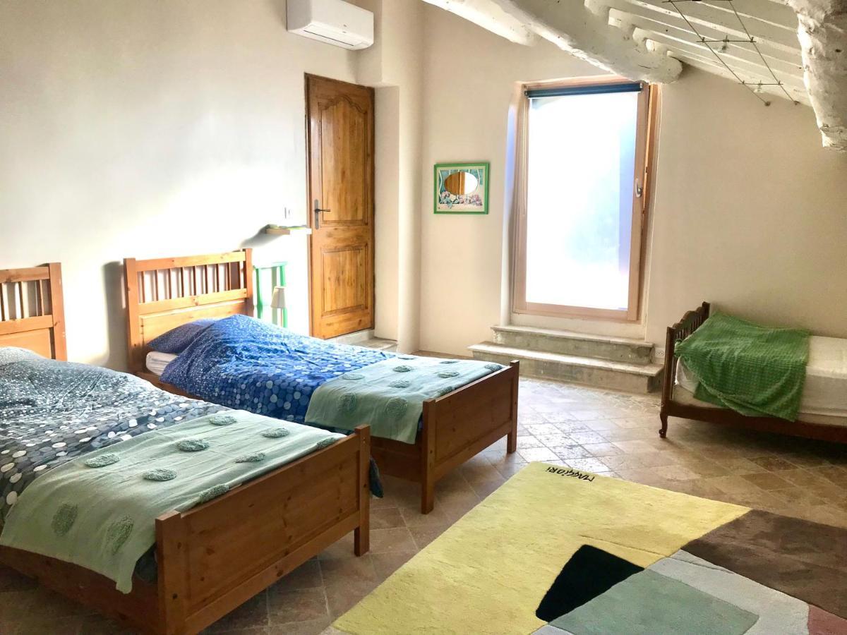 La Bergerie Des Amandiers Chambres Et Table D'Hotes Malataverne Zewnętrze zdjęcie